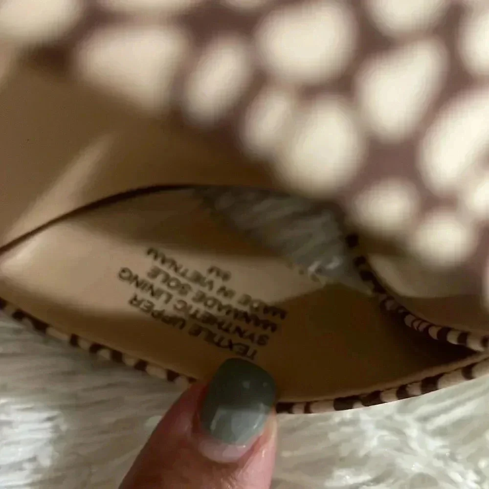 Ann Taylor sandals for women